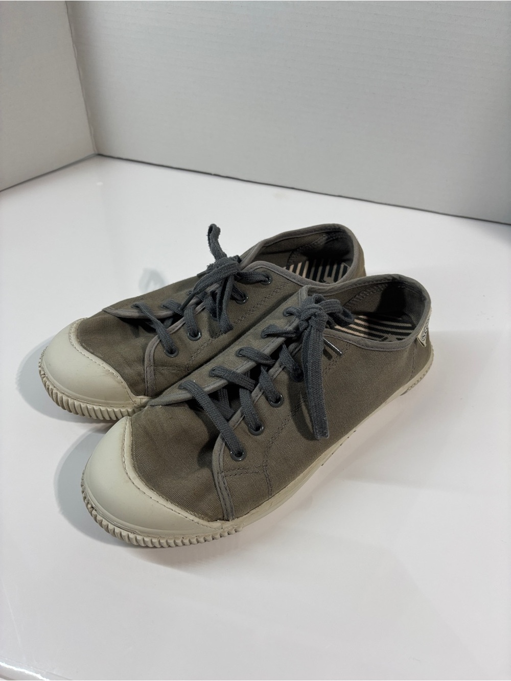 Women’s Keen Casual Canvas Sneakers - Gray